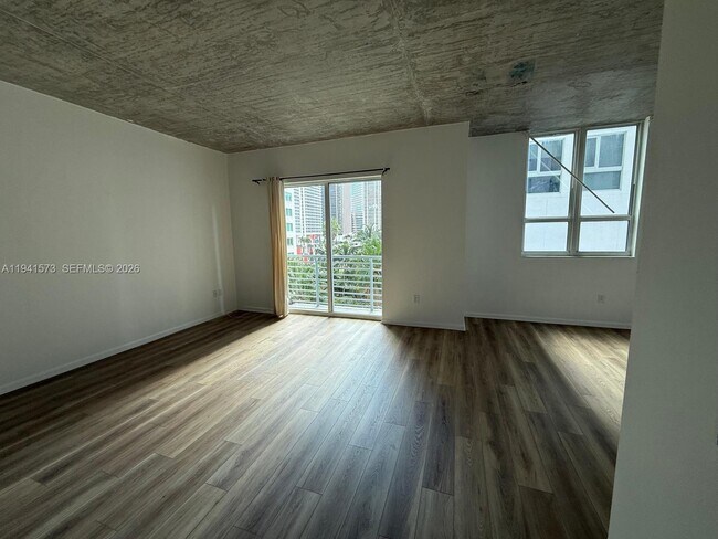 Foto del edificio - 234 NE 3rd St