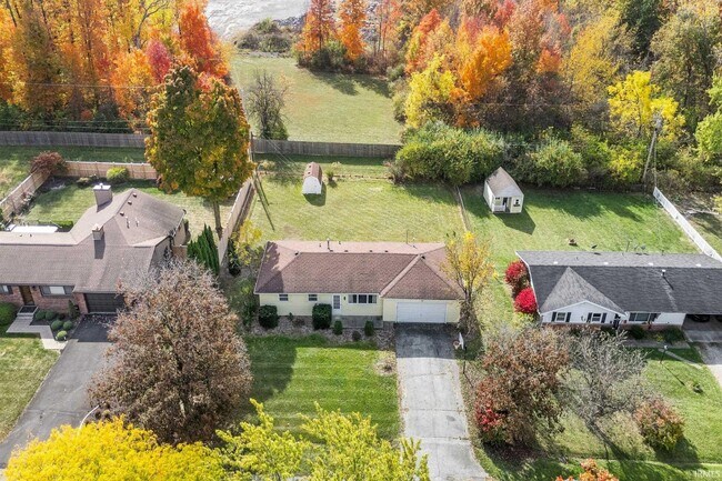 Foto del edificio - 2221 Graham Dr