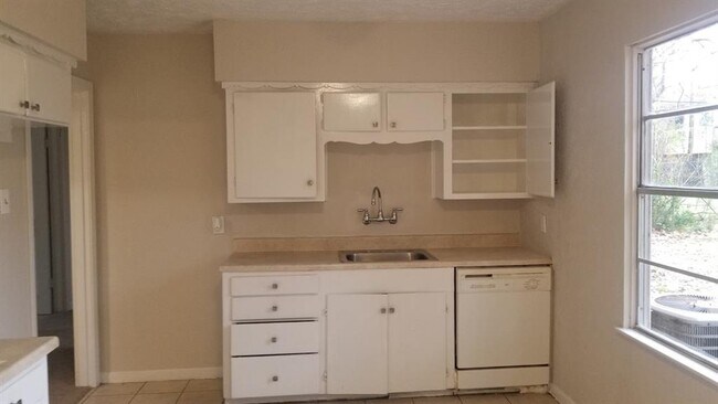 Foto del edificio - 14911 Grand Prairie Dr