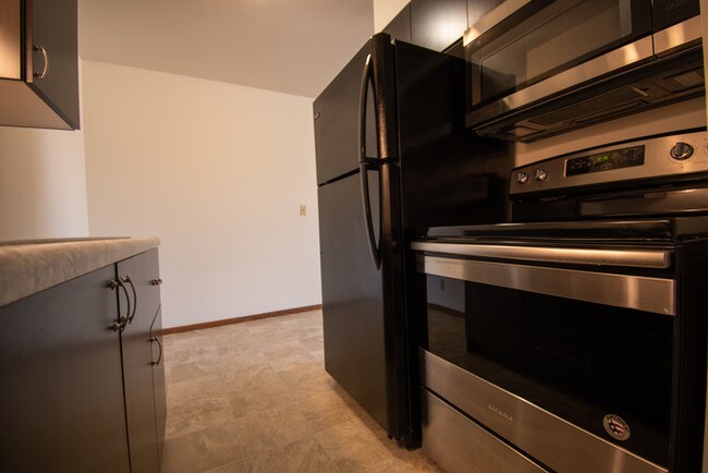 Building Photo - 740 Vincent Ct
