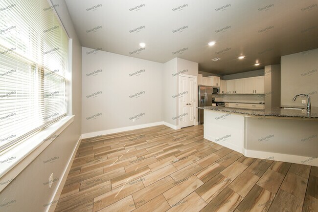 Foto del edificio - 3725 Black Forrest Ct