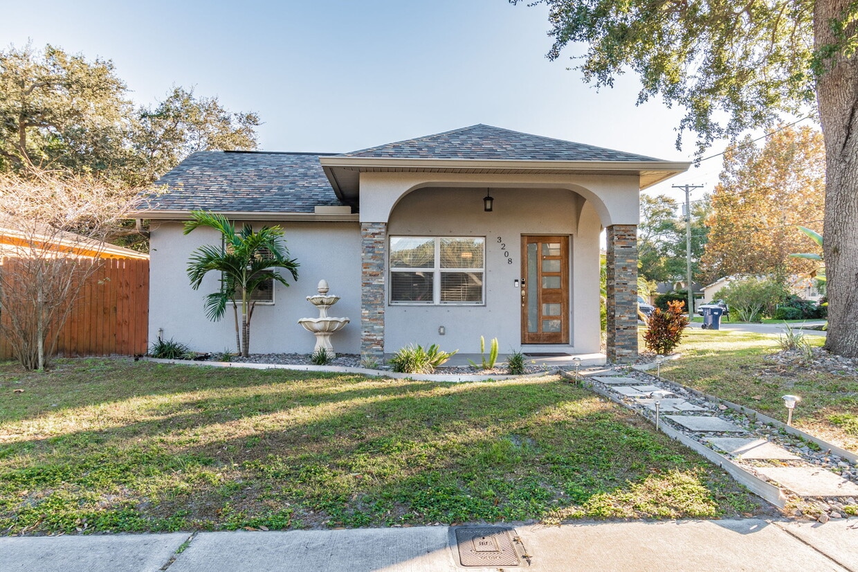 Photo - 3208 W Napoleon Ave (Tampa, FL)