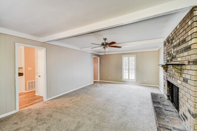 Foto del edificio - 1541 Cedargate Cir