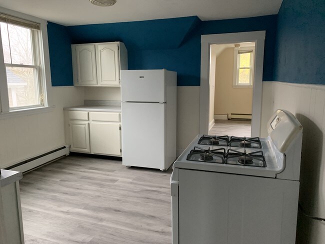 Brand-new eat-in kitchen! - 67 Cleverly Ct