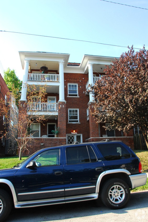 Building Photo - 217 W 38th St