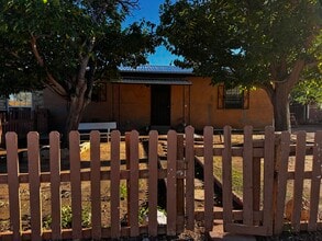 Building Photo - 811 Theresa Dr