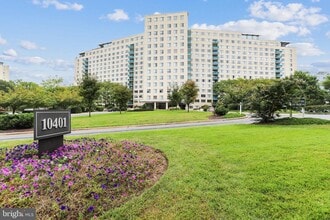 Building Photo - 10401 Grosvenor Pl