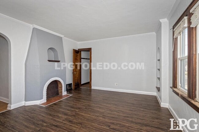 Building Photo - 2517 Montebello Rd