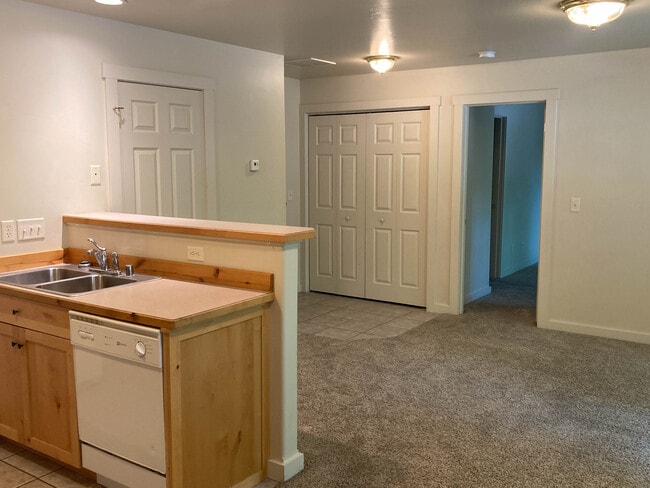 Building Photo - 607 Professional Dr