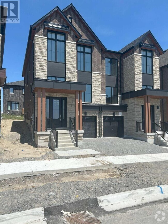 Building Photo - 1044 Valhalla Ter