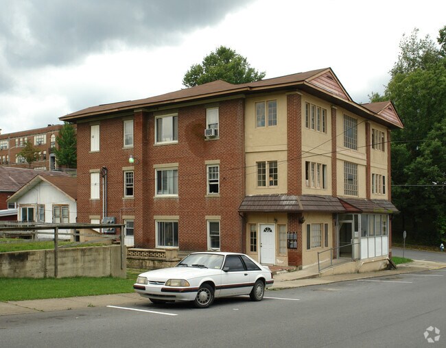 235 Central Ave, Oak Hill, WV 25901 Apartments Oak Hill, WV