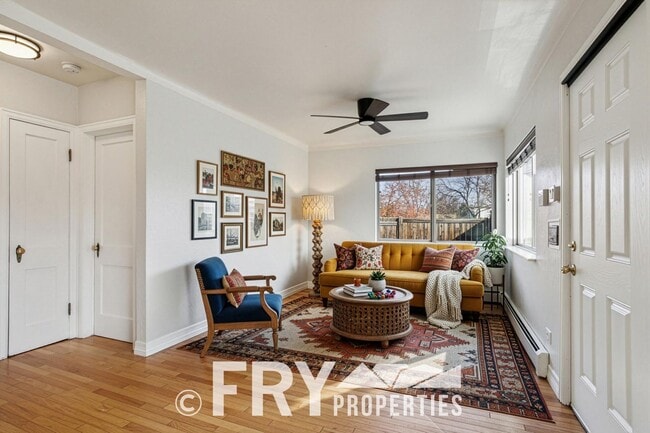 Foto del edificio - Spacious Sunnyside Home with Huge Yard