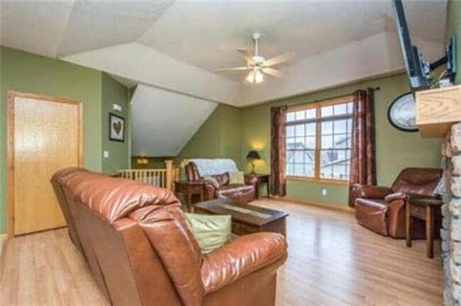 Foto del edificio - 523 E 4th St