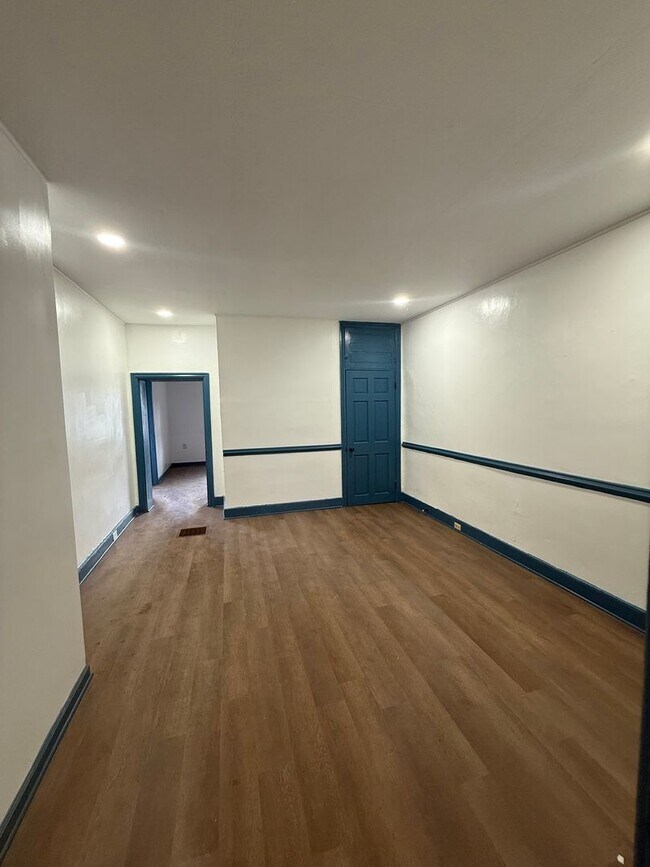 Foto del edificio - 112 E North St