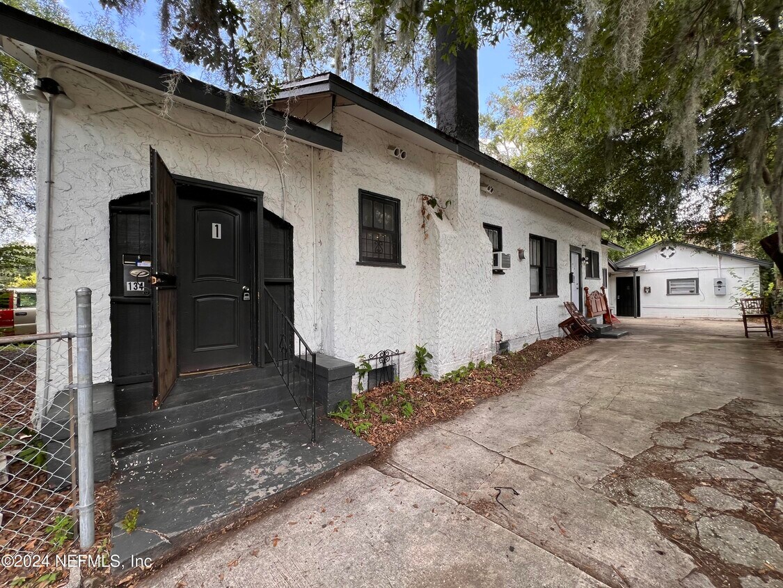 Primary Photo - 134 W 23rd St