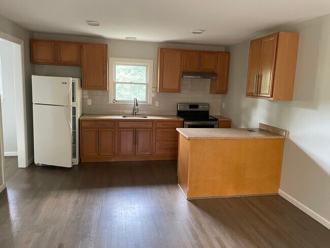 Building Photo - 15 E Trenton Ave
