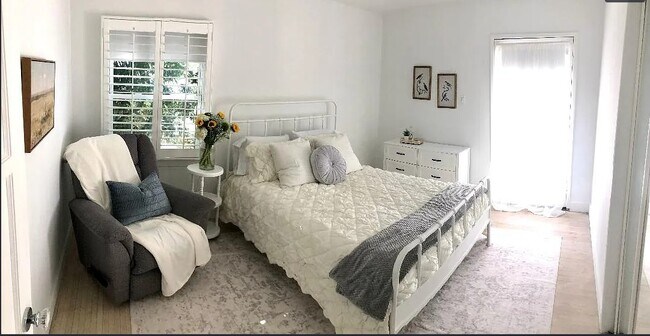 Foto del edificio - 10802 Howard St