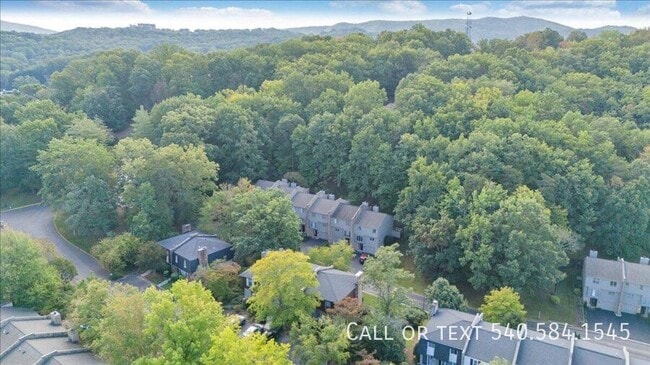 Foto del edificio - 3331 Stonehenge Square