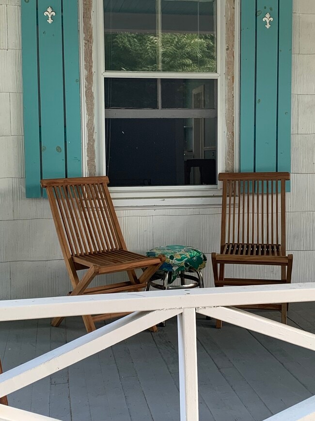 Front Porch - 17 Suosso Ln
