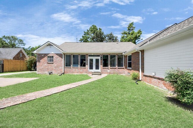 Foto del edificio - 6622 Park Ln