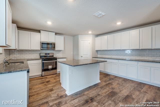 Building Photo - 3 br, 2.5 bath House - 3590 Copper Willow