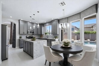 Building Photo - 7647 E Los Gatos Dr
