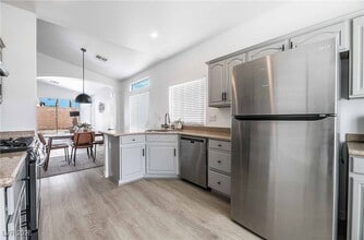 Building Photo - 2306 Reading Hills Ave