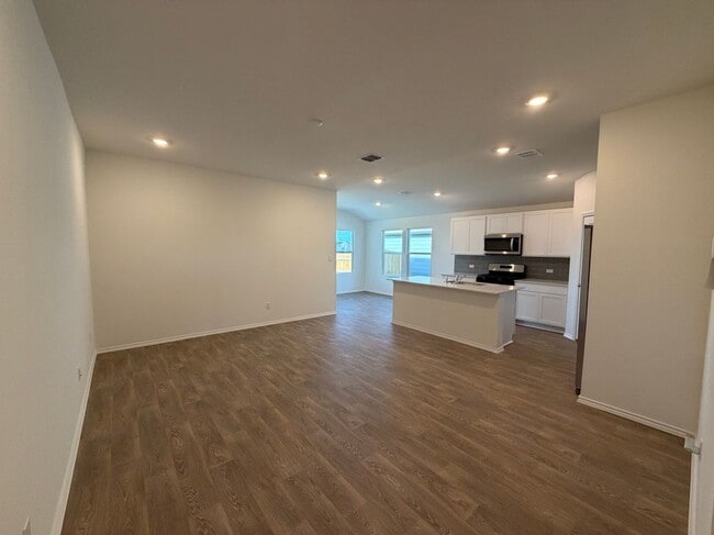Building Photo - 350 San Juan Trl
