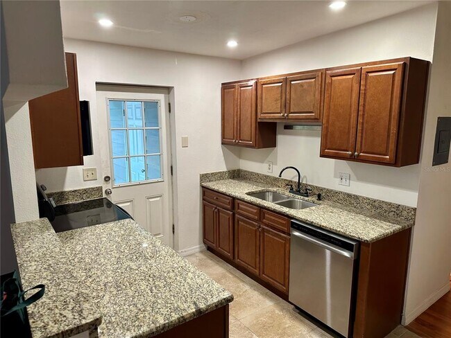 Foto del edificio - 1104 Hardy Ave