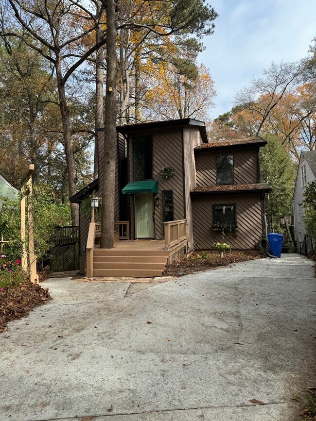 Foto del edificio - 2355 Virginia Pl NE