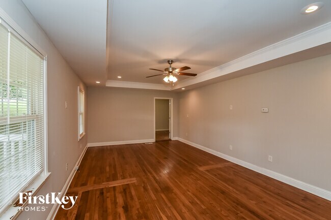 Foto del edificio - 6774 James D. Simpson Ave