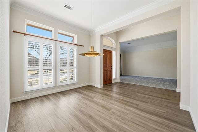 Building Photo - 2729 Pinehurst Dr