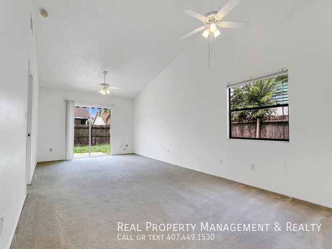Building Photo - 8636 Drayton Ct