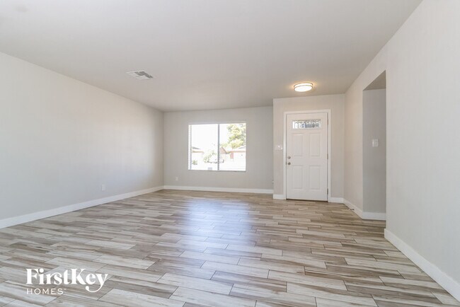 Foto del edificio - 4843 W Mountain View Rd