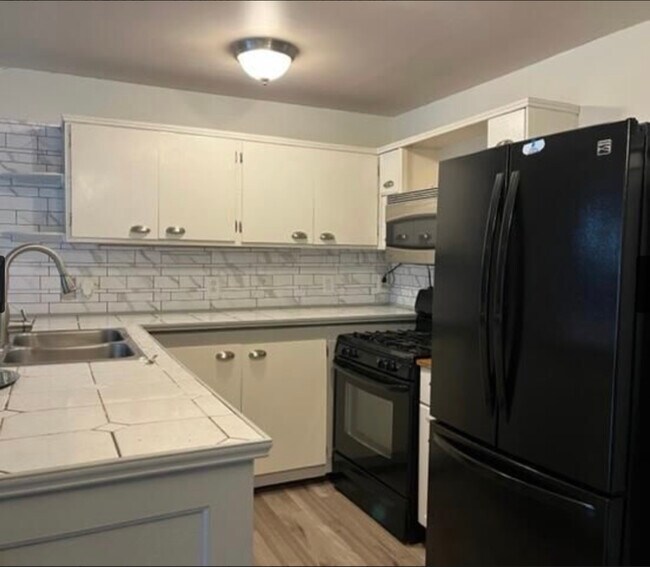 Foto del edificio - 1332 Cider St