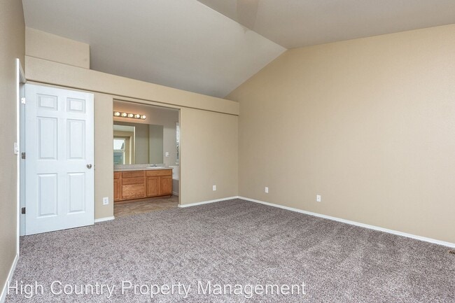 Building Photo - 4 br, 3.5 bath House - 7222 Araia Dr