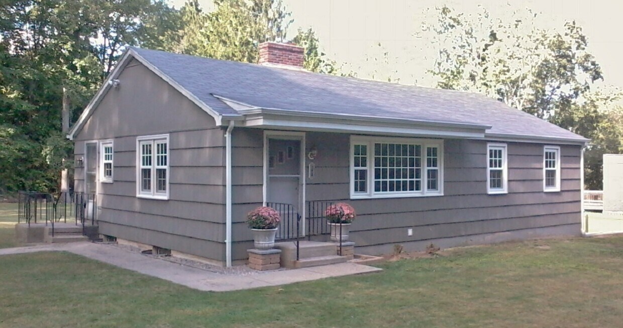 38 Bergman Dr Unit A, Uncasville, CT 06382 Apartments in Uncasville