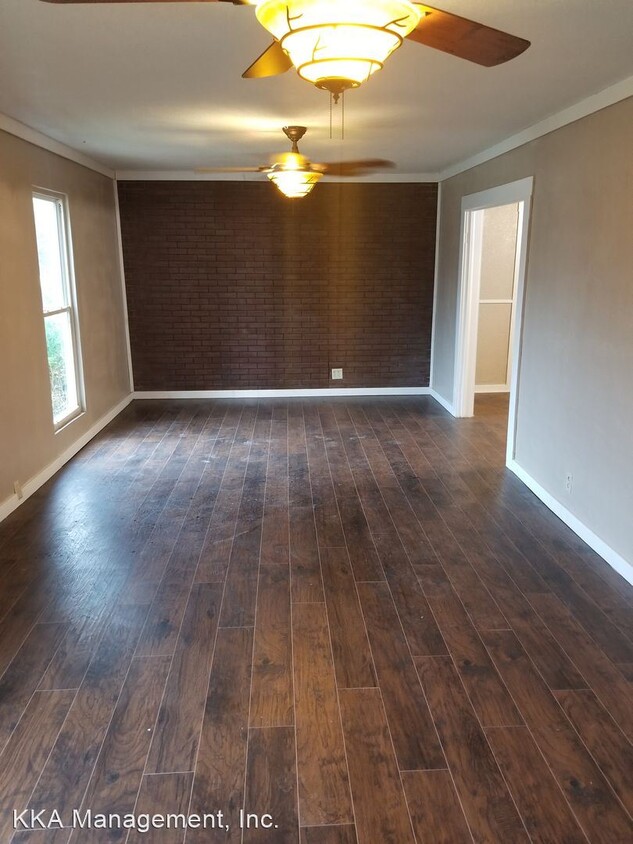 Primary Photo - 5 br, 2 bath House - 919 S Seneca Ave