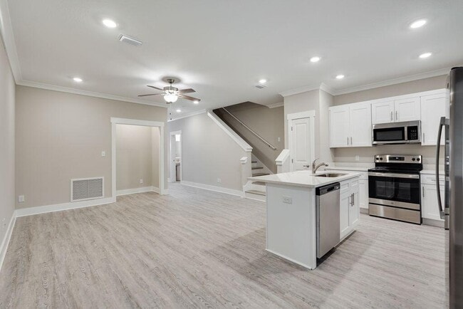 Building Photo - 90 Date Palm Ln