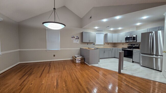Foto del edificio - 1704 Gales Ct