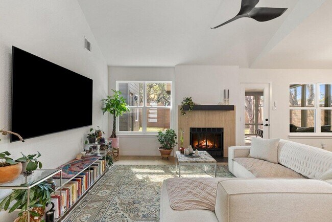 Building Photo - 8202 Cache Dr