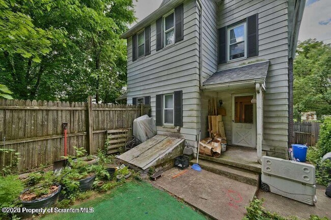 Foto del edificio - 819 Delaware St