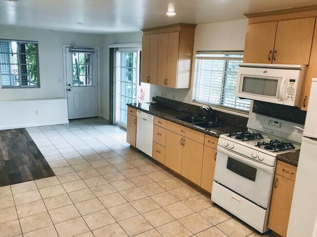 Foto del edificio - 1336 Bush St