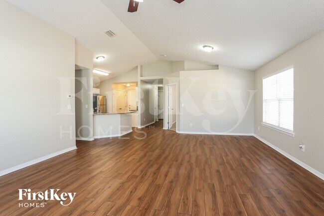 Foto del edificio - 2801 Cross Creek Dr