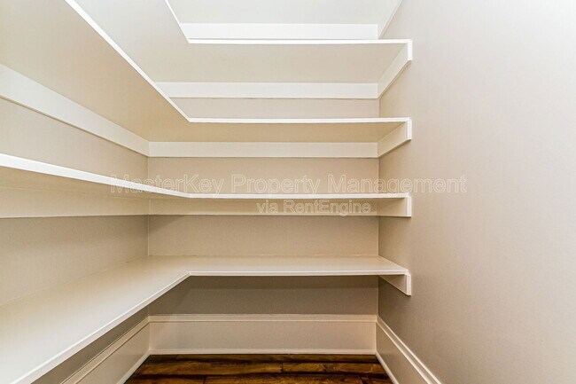 Foto del edificio - 290 Spring Ave