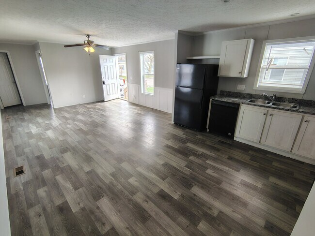 Building Photo - 5149 Tokay Dr