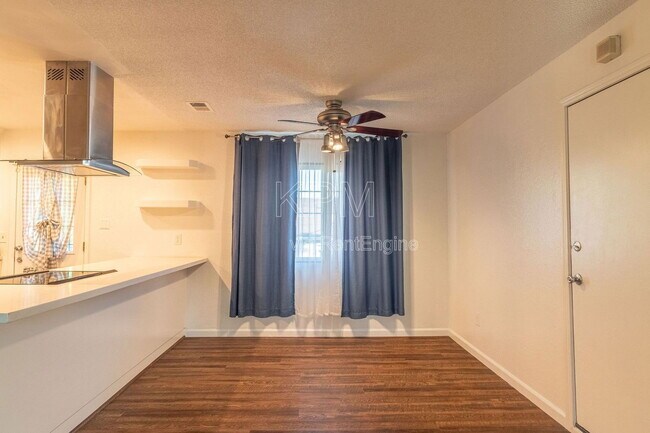 Foto del edificio - 420 E Hampton St