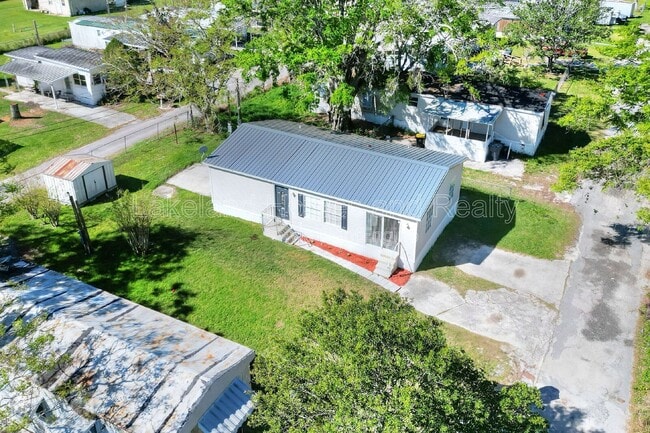 Foto del edificio - 3321 Peachtree Hill Rd