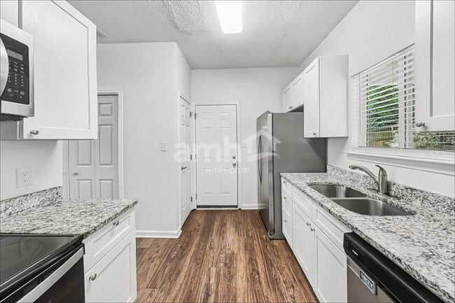 Building Photo - 13929 Hatton Cross Dr