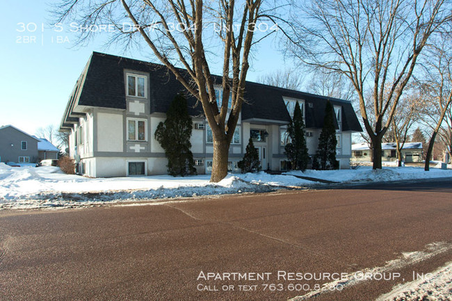 Building Photo - Great 2 Bed/1 Bath Apt In Winsted!